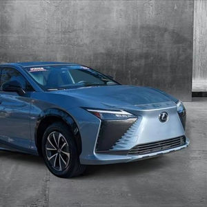 SUV Lexus RZ 300e Premium 4dr 2024 soigneusement utilisé avec roues de 18 po - Product Image 1
