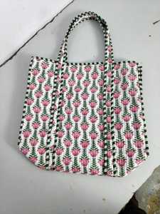 Sac fourre-tout en coton indien Kantha fait sur mesure, sac à main décontracté pour femmes, sac à bandoulière bohème, sacs de shopping en patchwork pour femmes. - Product Image 3