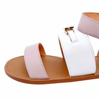 Chaussures personnalisées Nouveau style de sandales plates en cuir confortables avec logo accepté Vente en gros