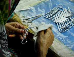 Fórceps de Extracción Dental Quirúrgica Manual de Acero Inoxidable, Instrumentos de Uso Hospitalario, Estándar de Seguridad MOL para Molares Superiores e Incisivos - Product Image 6