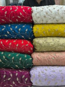 งานผ้าไหมเฟนดี้ ดีไซน์พิเศษ ตัดเย็บเป็นชุดเลเฮนกาสำหรับงานแฟนซี - Product Image 5