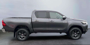 TOYOTA HILUX 2.8 D-4D 4X4 2023 USADA, SIN ACCIDENTES, Doble Cabina, SUV INVENCIBLE, TRANSMISIÓN AUTOMÁTICA - Product Image 2