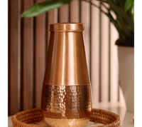 Pichet à eau en cuivre moderne et écologique Joint en verre intégré Carafe de chevet de grande capacité personnalisable de haute qualité pour la chambre à coucher