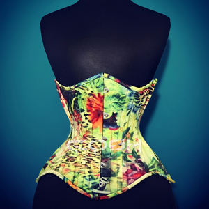 Corsé con Varillas de Acero Debajo del Busto con Estampado Floral Multicolor por Sublimación por Transferencia de Calor - Product Image 3