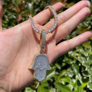 Elegante y Lujoso Colgante de Mano de Hamsa Chapado en Rodio de Plata de Ley 925 con Moissanita VVS1, Regalo Personalizado para Fiestas - Product Image 4