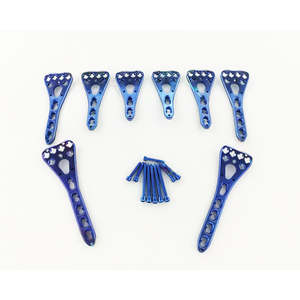 Nouvel ensemble d'instruments orthopédiques pour le radius distal de 2,4 mm, boîte en aluminium, vis et plaques, en vente - Product Image 1