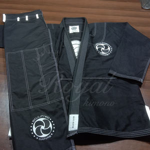 Kimono de Jiu-Jitsu Brasileño de Alta Calidad Hecho a Medida, 100% Algodón, 450 g/m², Transpirable, Unisex para Adultos - Product Image 1