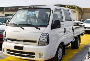 Camioneta Usada en Buen Estado, Modelo 2024, Volante a la Izquierda, Doble Cabina, 2.7L, 4 Puertas, Asientos de Tela, Motor Diésel V4, Transmisión Manual, ACC - Product Image 2