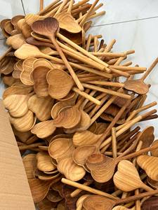 Cuillère à repas en bois naturel Cuillère à soupe à thé en bois réutilisable personnalisée de haute qualité du Vietnam à prix compétitif - Product Image 5