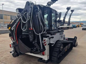 Retroexcavadora rígida Hidromek de 5.2 toneladas |   Mini retroexcavadora versátil HMK 62T de 5.2 toneladas con cucharones 4 en 1 y motor Kubota en venta - Product Image 5