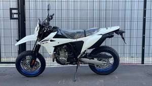 DR-Z4SM de qualité supérieure, 70 000 milles (Moto) - Product Image 3