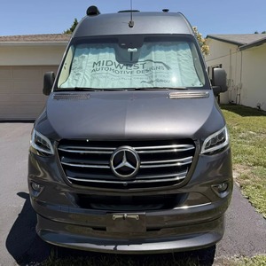 รถบ้านหรูใหม่ VAN ขับเคลื่อน 4 ล้อ 4x4 สำหรับ 4 คน สำหรับการเดินทางออฟโรด ตัวถังไฟเบอร์กลาส พร้อมเตาไมโครเวฟ ห้องน้ำ เตียงนอน และทีวี - Product Image 1