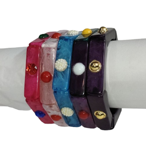 Ensemble de 5 bracelets empilables en résine - Bracelets géométriques hexagonaux multicolores avec incrustations décoratives cloutées, bijoux volumineux - Product Image 2