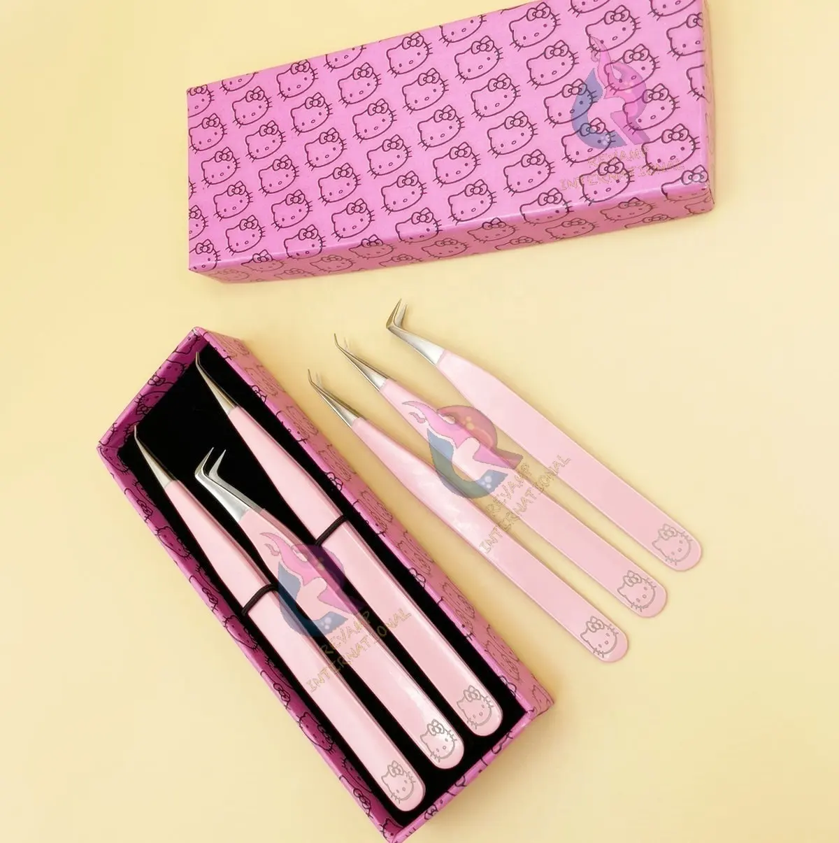 Hot Sales Short Tip Pink Color Hello Kitty Lash Tweezers For Classic Pickup And Isolation Customized Hello Kitty Packaging Box