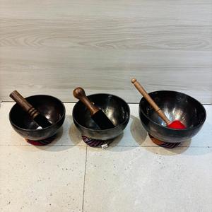 Nature's Sound Therapy Cuenco de canto artesanal de metal de bronce tradicional para la curación de Chakras - Product Image 1