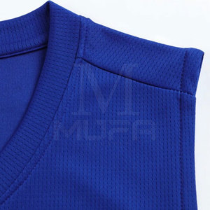 Uniforme de Baloncesto Profesional Unisex de Doble Cara, Conjunto Deportivo Personalizado con Logotipo Impreso, Transpirable, de Secado Rápido, 100% Poliéster - Product Image 4