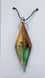 Offre Spéciale mode personnalisé forme irrégulière délicat Bling feuille d'or vert bleu résine époxy bois collier bijoux - Product Image 3