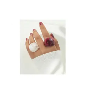 Best quality resin rings jewellery women finger resin rings fashionable design luxury item resin white and brown color rings