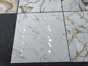 Taille 60x60cm (600x600mm) Finition Surface polie brillante Design Série Or Options multicolores Carreaux vitrifiés émaillés - Product Image 4