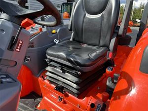 Tractor Kubota M7060 4WD para agricultura LA1154 disponible para la venta a buen precio - Product Image 6