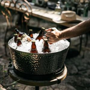 Seau à glace polyvalent en acier inoxydable avec ouvre-bouteille intégré et parfait pour les barbecues dans le jardin aux meilleurs tarifs - Product Image 3