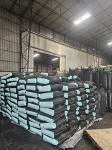 Agent auxiliaire chimique de charbon actif de noir de carbone de XOXO pour des produits chimiques de papier et des additifs de pétrole fabriqués en Inde - Product Image 3