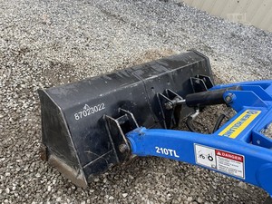 BOOMER 1025 | S Tractores duraderos con bomba confiable Entrega rápida Equipo de larga duración a la venta - Product Image 3