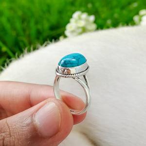 Bague turquoise en argent sterling 925 faite à la main bijoux de créateur en pierres précieuses naturelles avec sertissage de lunette en diamant de taille ovale - Product Image 4