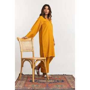 ชุดเซ็ตผ้าเครปปักลายผสมผสานสีมัสตาร์ดสำหรับผู้หญิง ชุดสองชิ้นความยาวเหนือเข่า ไซส์ XS และ XXS - Product Image 3