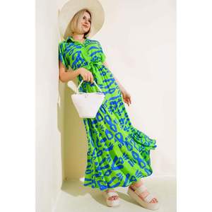 Robe à manches courtes à motifs verts - Product Image 1