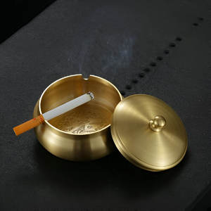 Best-seller Cendrier de luxe doré en laiton fait à la main Cendrier décoratif accessoire de qualité supérieure pour fumeurs Fournisseur en gros pour les acheteurs mondiaux - Product Image 6