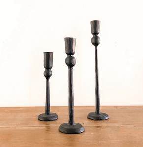 Ensemble de bougeoirs en bois faits à la main avec logo personnalisé en forme de foudre-Décor de ferme moderne pour la décoration de la maison - Product Image 3