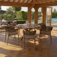 Ensemble de salle à manger moderne élégant et luxueux, table ronde en teck massif, six chaises assorties, accent en corde tressée, tissu doux, respectueux de l'environnement