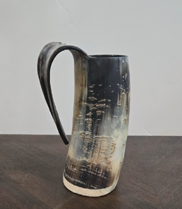 Taza de cuerno de búfalo, textura profunda y ranurada, cuerno negro sólido, disponible a precios de mayoreo - Product Image 4