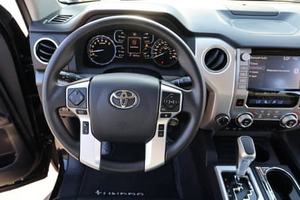 Toyota Tundra SR5 CrewMax 4x4 2020, Motor V8 de 5.7 Litros, Tracción en las Cuatro Ruedas, Numerosas Modificaciones - Product Image 2