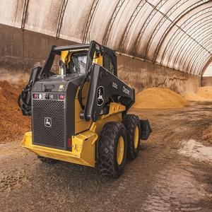 Get John Deeree Skid Steers con entrega rápida Compre máquinas de alto rendimiento de calidad premium diseñadas para manejar resistentes - Product Image 6