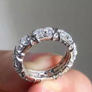 Anillo de bodas de oro blanco de 14K/18K hecho a mano, precioso anillo de compromiso de forma de corte redondo cultivado en laboratorio, eternidad completa X, anillo de compromiso para ella - Product Image 6