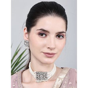 สร้อยคอทรงสี่เหลี่ยมเล็กประดับมุกสีขาวและเพชรซิร์คอนสำหรับงานแต่งงาน - Product Image 3