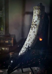 Corne à boire Viking festive fabriquée à la main pour l'hydromel et la bière parfaite pour les fêtes de Noël et les acclamations des fêtes - Product Image 6