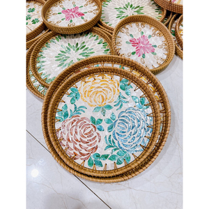 Diseño superior 2024 Decoración Bandeja de ratán Mosaico Tejido a mano Redondo Madre de perla Bandeja de ratán con incrustaciones de Loto Azul Vietnam - Product Image 2