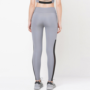 เลกกิ้งออกกำลังกายสำหรับผู้หญิงเอวกลางระบายอากาศได้ดีมีโลโก้ถักดีไซน์โดดเด่น - Product Image 3