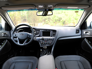 KIA K5 Modelo 2025, Motor 1.5T, Versión de Lujo, Vehículo Eléctrico, Autonomía de 601-700 km, Motor de 150-200 kW, Torque de 500 Nm, Batería de 90-110 kWh - Product Image 2