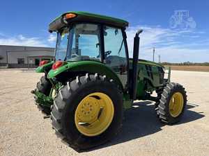 2020 Johnn Deere 5100E Mini tracteur 4WD/2WD Tracteur de marche avec 85HP 70HP 120HP 90HP 100HP Options de moteur pour une utilisation agricole - Product Image 4