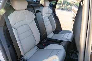 PO RSCHE TAYCAN 2022 D'OCCASION LHD/RHD - Product Image 2