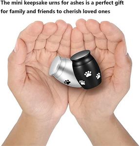 Urnas de cenizas de cremación con estampado de pies Esmalte con urnas de cremación de color negro y plateado con cenizas hechas a mano de nueva forma - Product Image 3