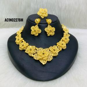 Nouveau collier plaqué or 24K Design de bijoux pour femmes Offre Spéciale - Product Image 1