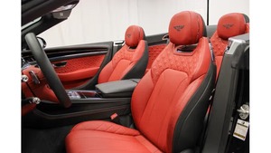 Be-ntl-ey Continental GT Azure Convertible 2023, Usado en Excelentes Condiciones - Product Image 3