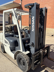 Offre exclusive aux enchères pour chariots élévateurs pneumatiques MU1F2A25LV 2016, capacité de maintien de 5000 LBS - Product Image 3