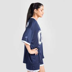 Ensemble de maillot de football pour jeunes, bleu marine, respirant, en polyester, haut et pantalon avec sublimation et numéro imprimé, taille XL, équipement sportif de haute qualité - Product Image 4