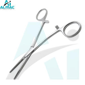 Fórceps Kelly de grado profesional ALMAC para el control preciso de tejidos en procedimientos médicos quirúrgicos y veterinarios - Product Image 2